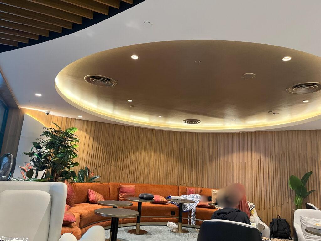 大きなソファ席