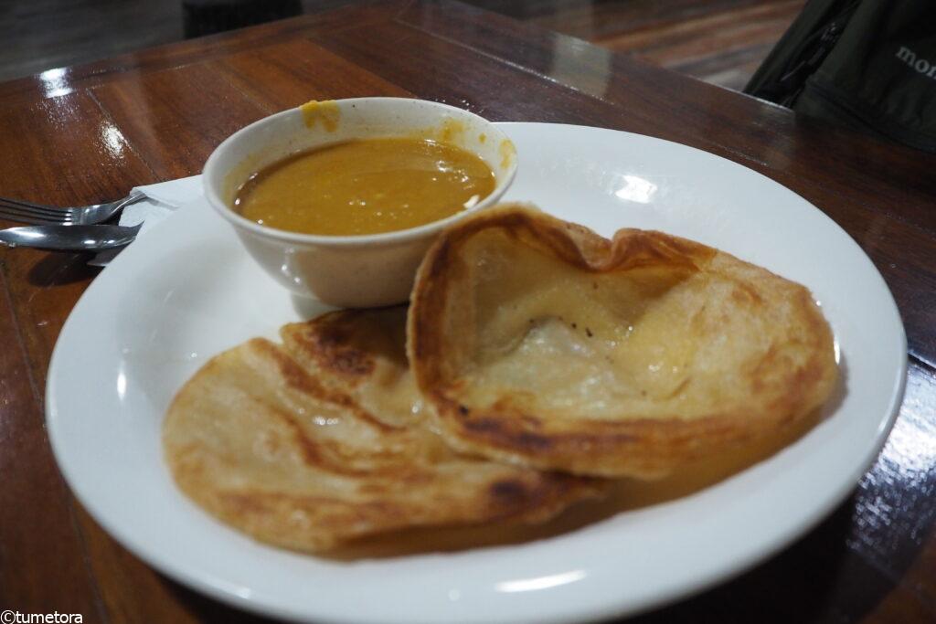 ロティチャナイと豆カレー