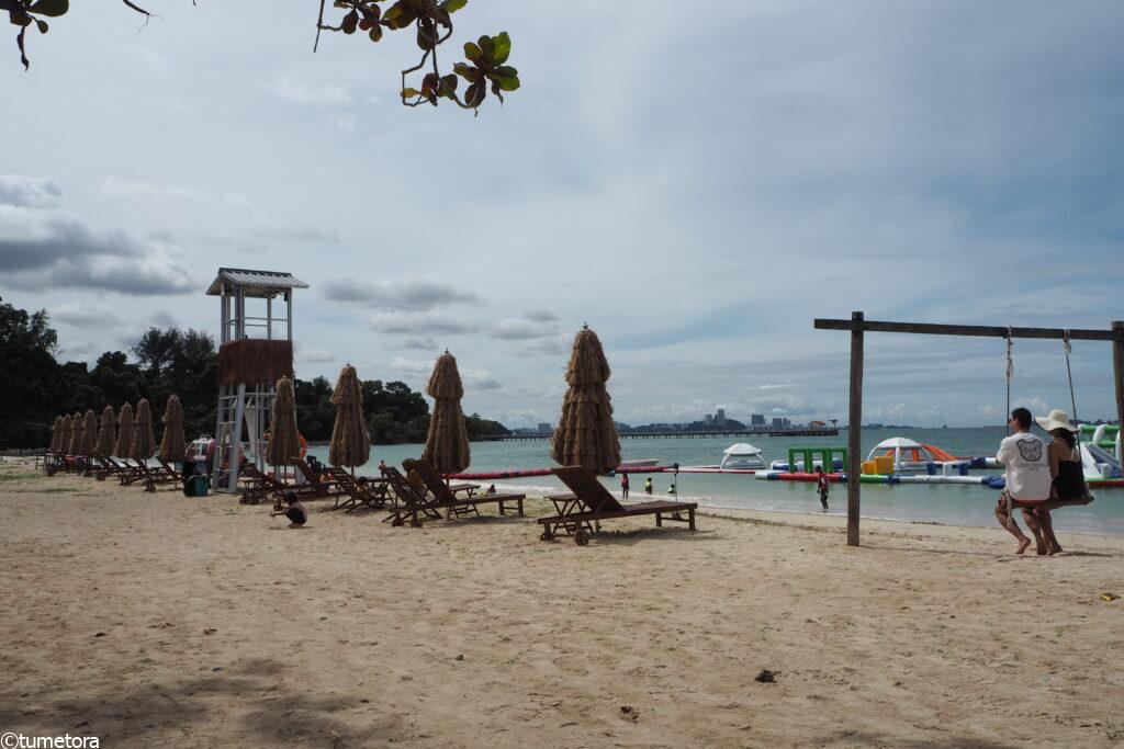 大学内のビーチ