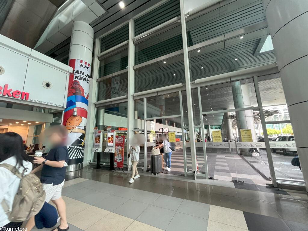 ケンタッキー横出口