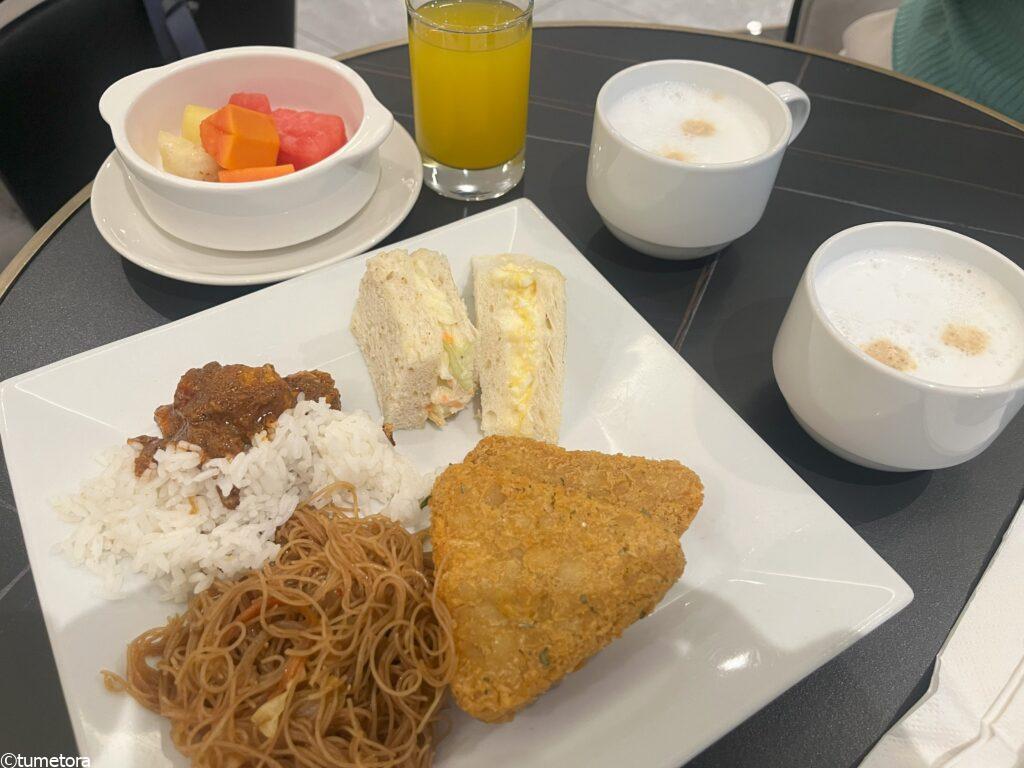 ラウンジご飯