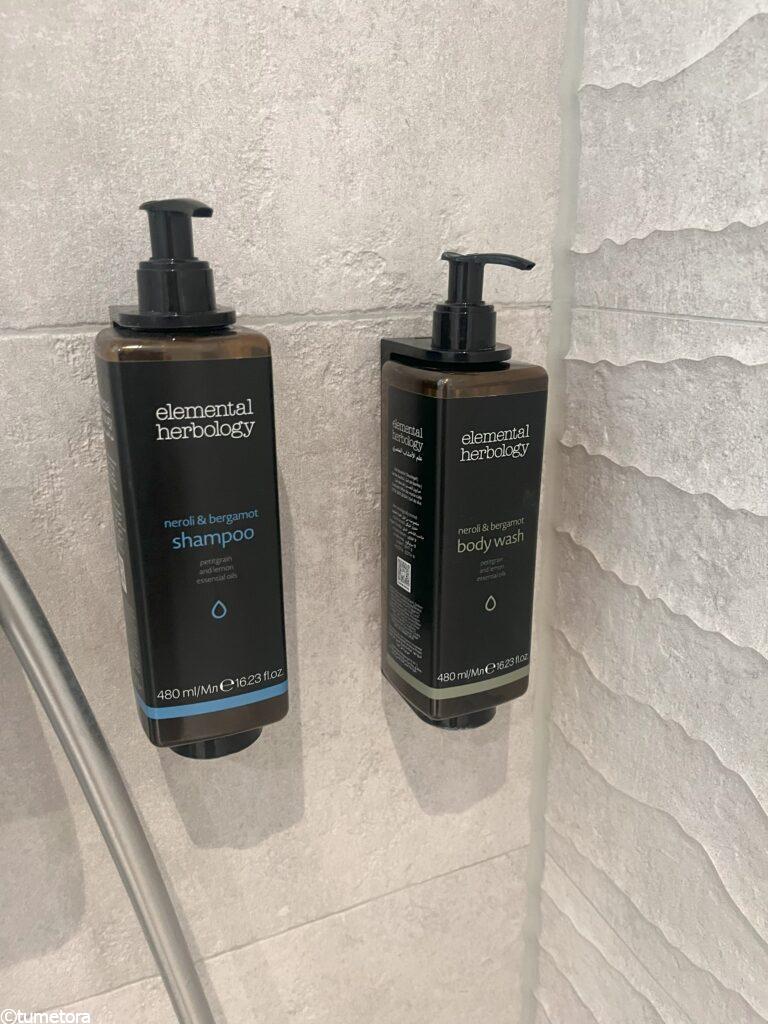 メルキュール・アムステルダム・ノースステーションのスーペリアルームのシャンプー・ボディーソープ