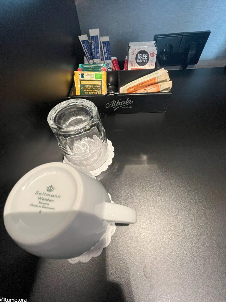 メルキュール・アムステルダム・ノースステーションのスーペリアルームのミニBar2