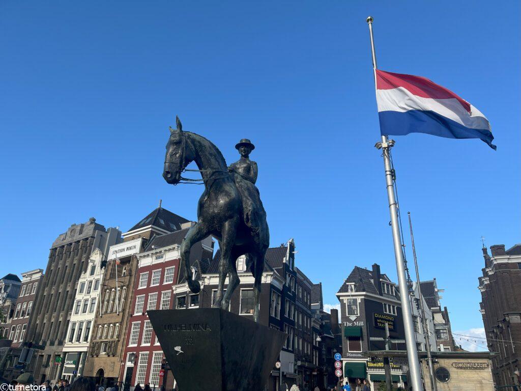 アムステルダム市内の銅像