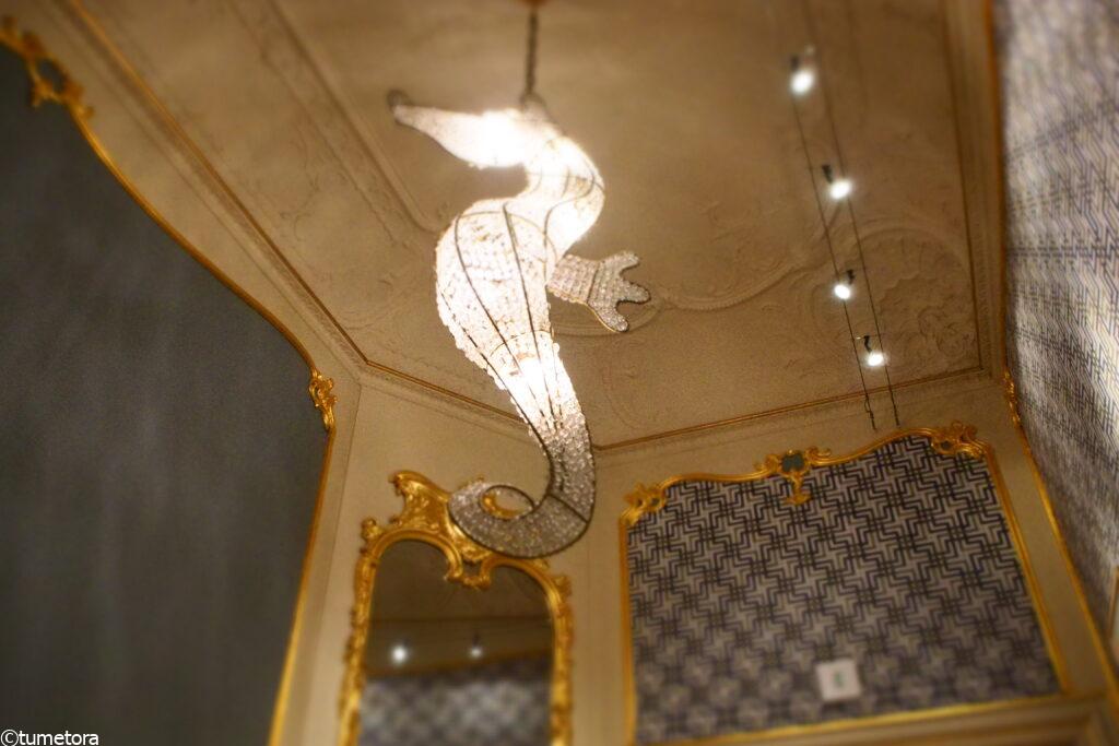 エッシャー美術館のシャンデリア1