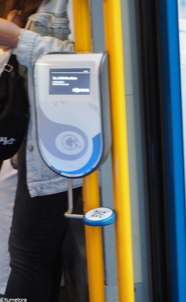 アムステルダムトラムのチケットタッチの機械