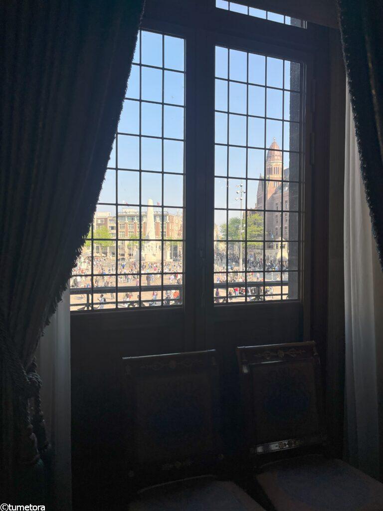 アムステルダム王宮からみるダム広場