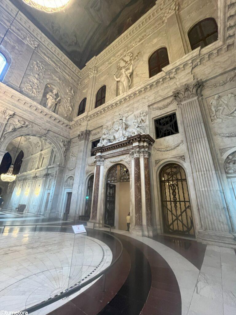 アムステルダム王宮の市民の間の彫刻