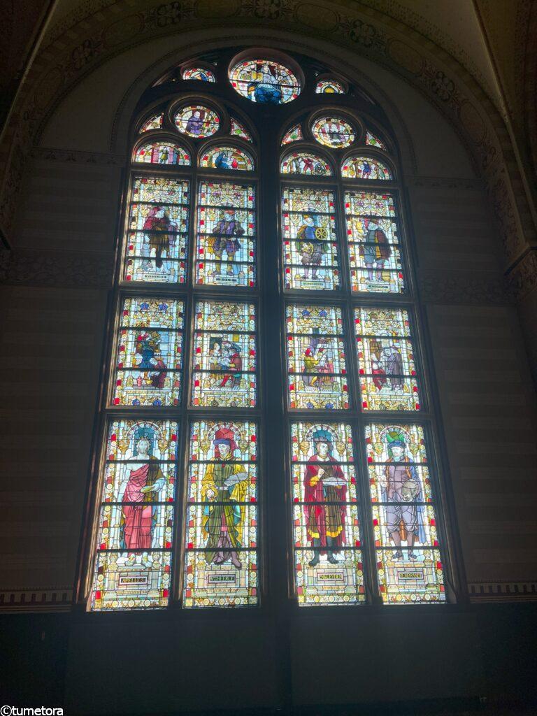 アムステルダム国立美術館のステンドグラス