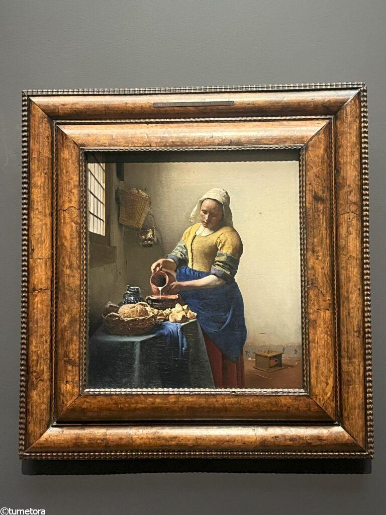 アムステルダム国立美術館所蔵ヨハネス・フェルメール作「牛乳を注ぐ女」1657~58年