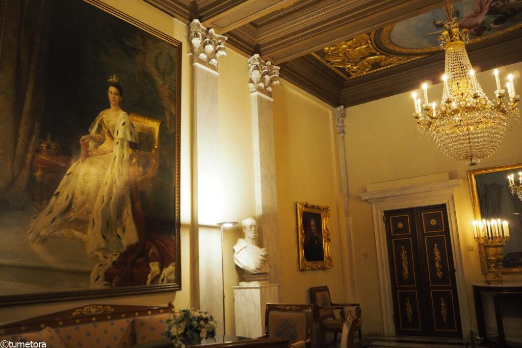 アムステルダム王宮のに飾られているウィルヘルミナ女王の肖像画