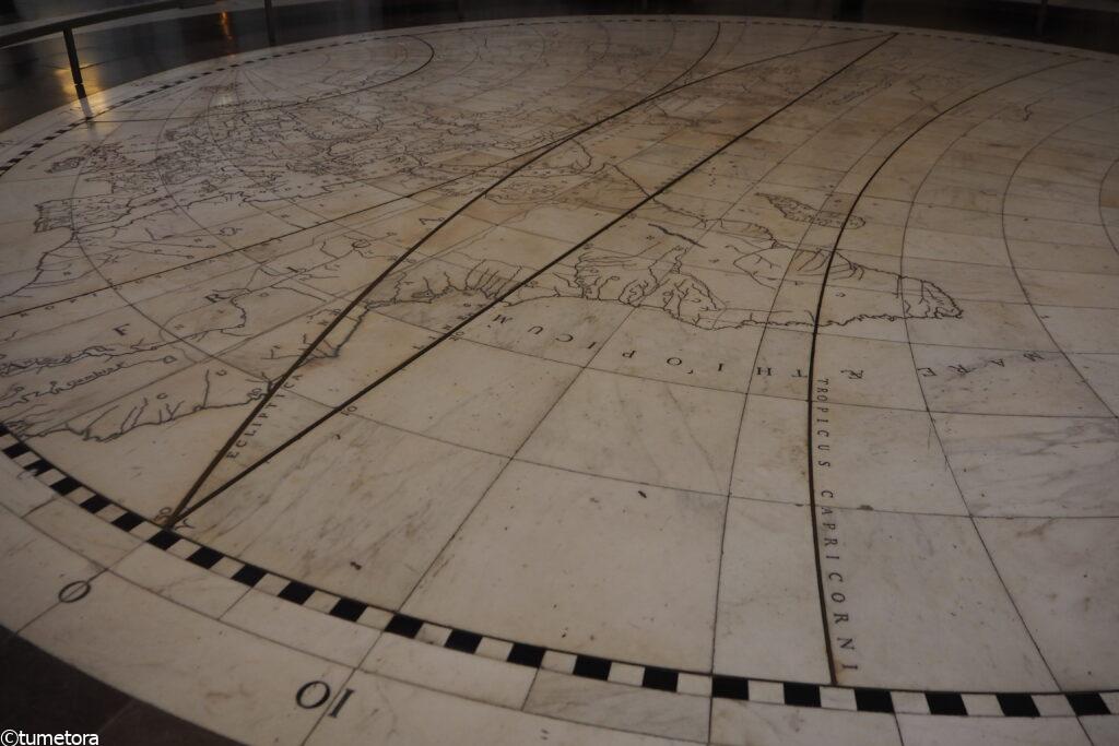 アムステルダム王宮の床に描かれている世界地図