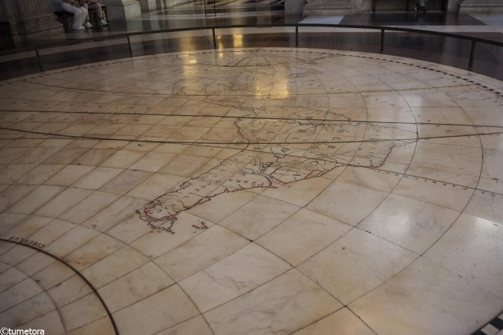 アムステルダム王宮の床に描かれている世界地図