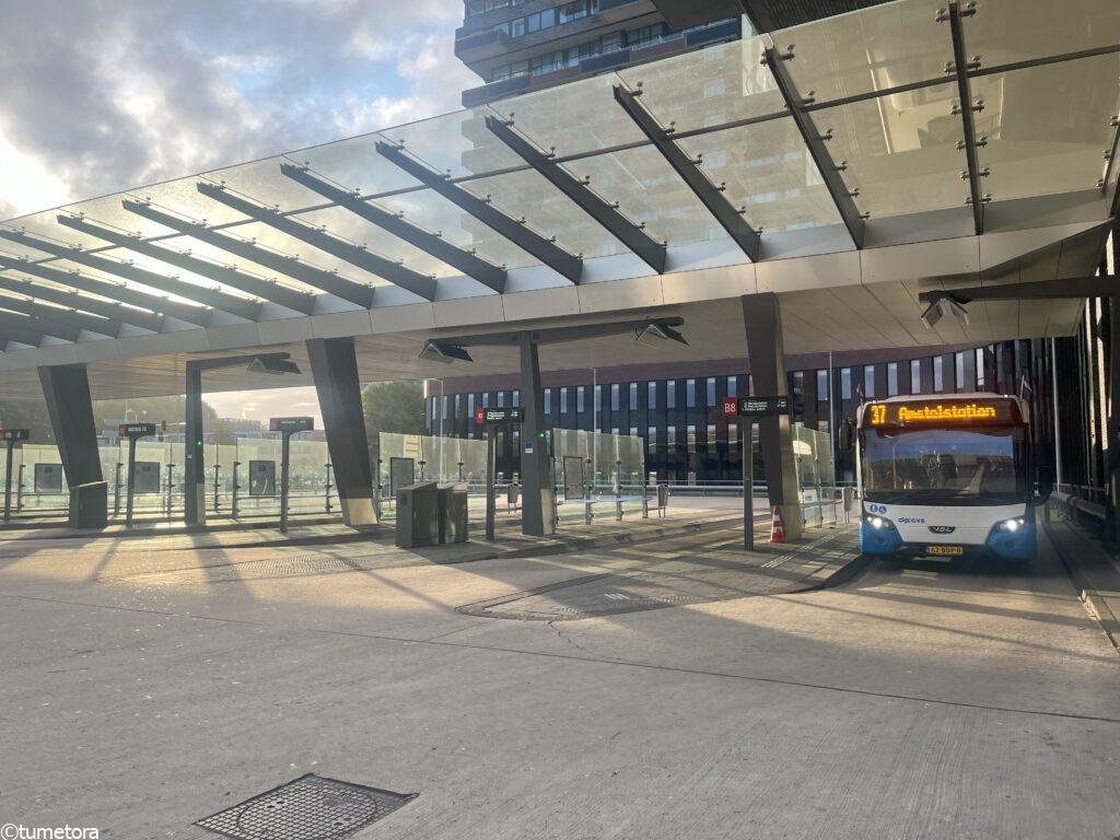 Noord駅のバス停