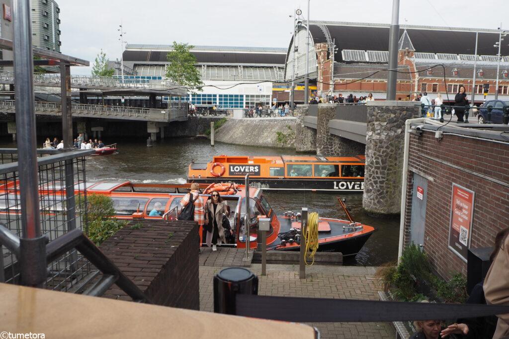 ラバーズ社の乗船場所