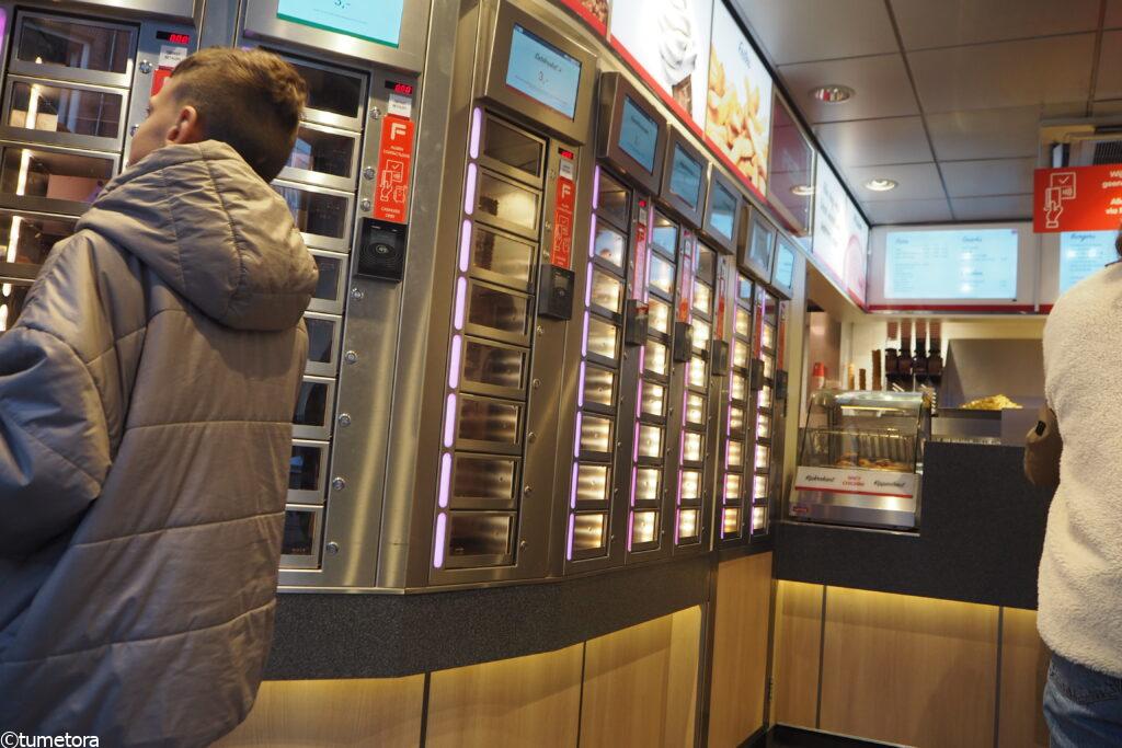 FEBOの店内