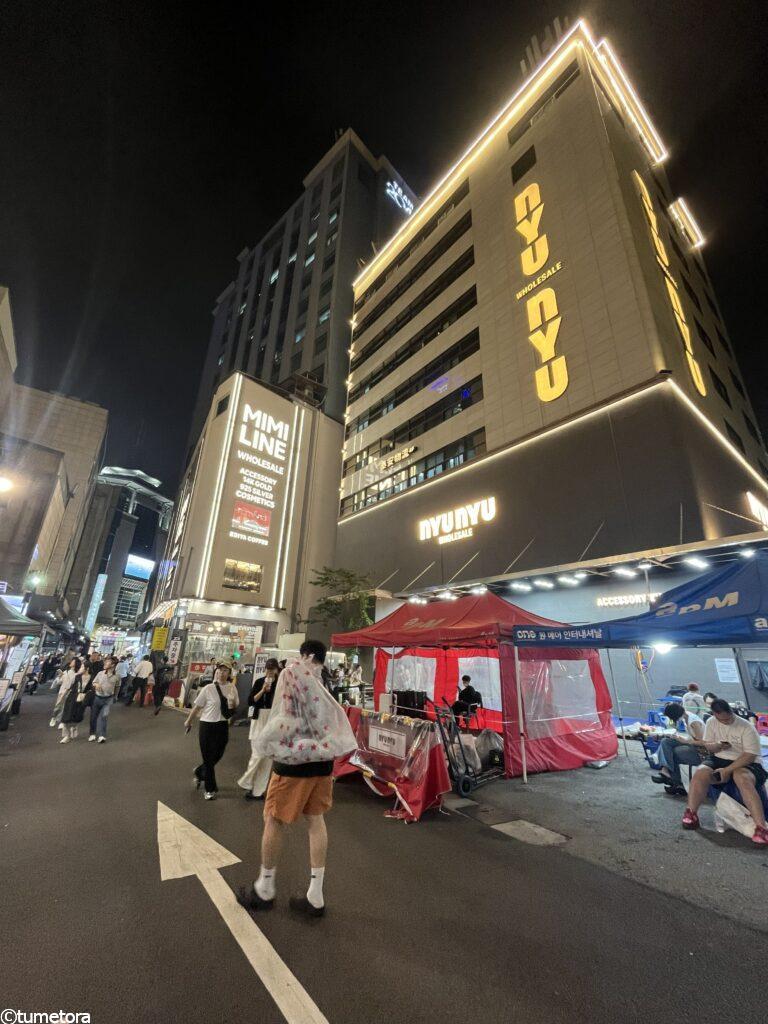 NYUNYUの深夜の様子