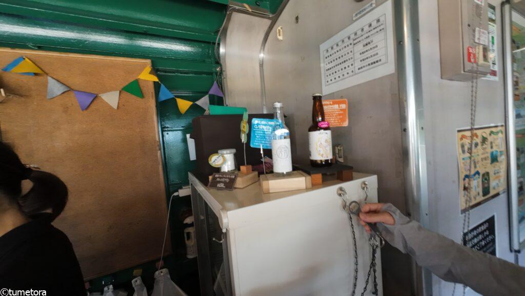 ノロッコ号2号車の売店の様子2