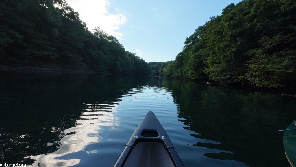 支笏湖でのカヌーからの景色