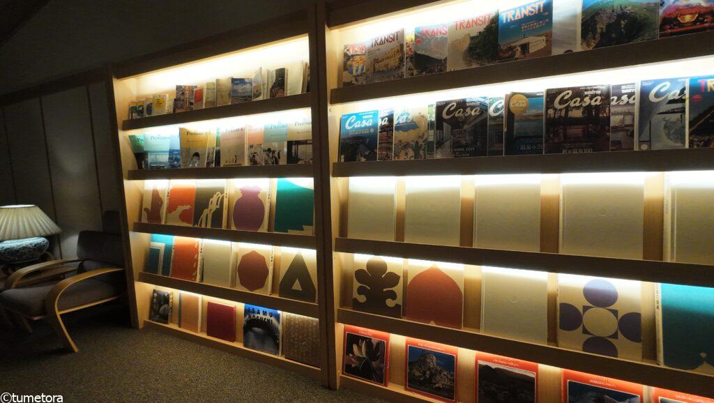 テラスラウンジの雑誌