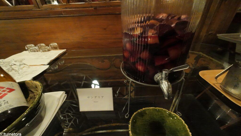 夜のサービスのサングリア