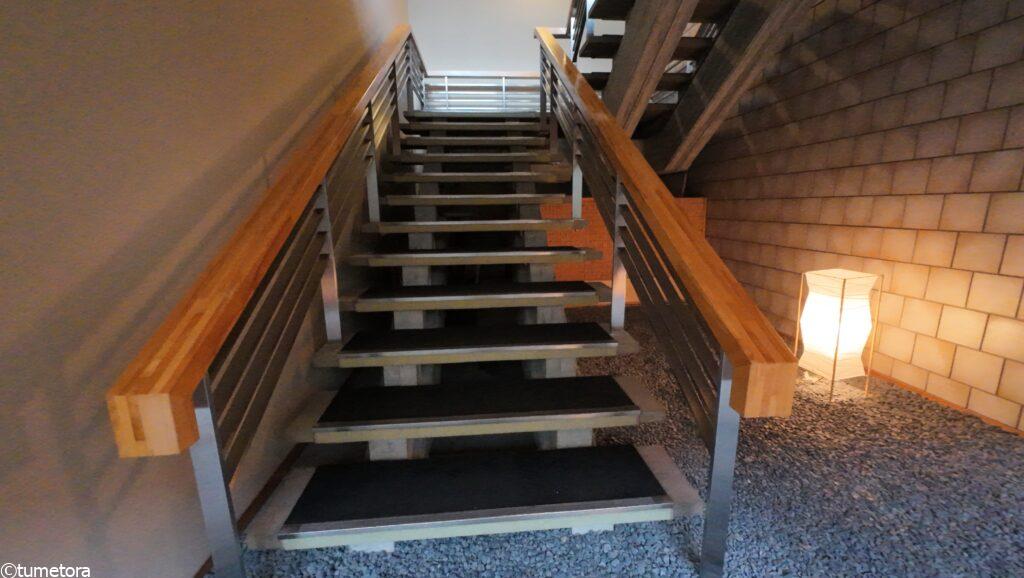 朝食会場へ行く階段