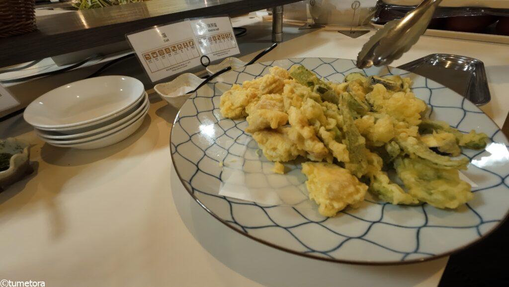 休暇村支笏湖の夜ビュッフェの天ぷら