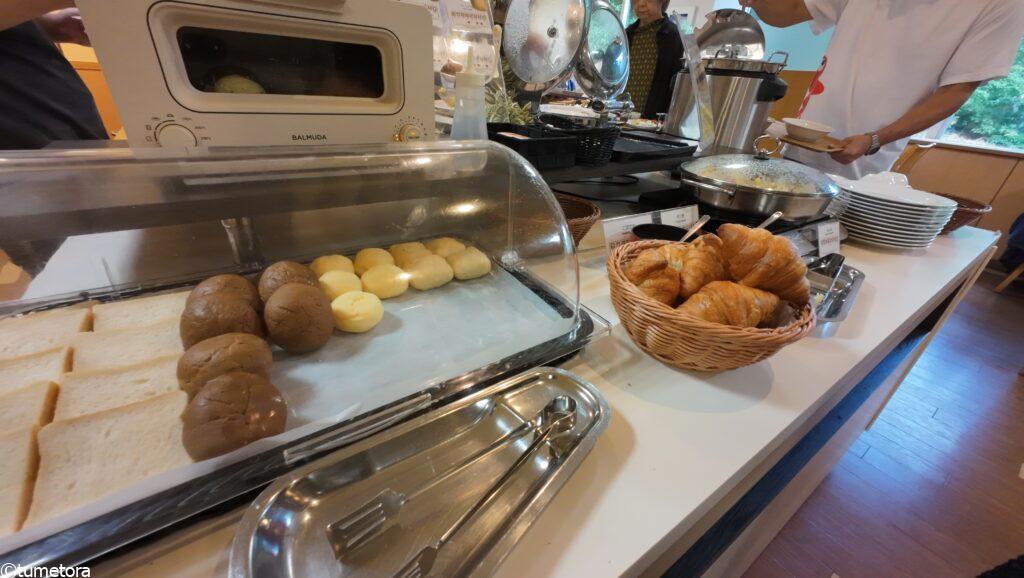 休暇村支笏湖の朝ビュッフェのパン