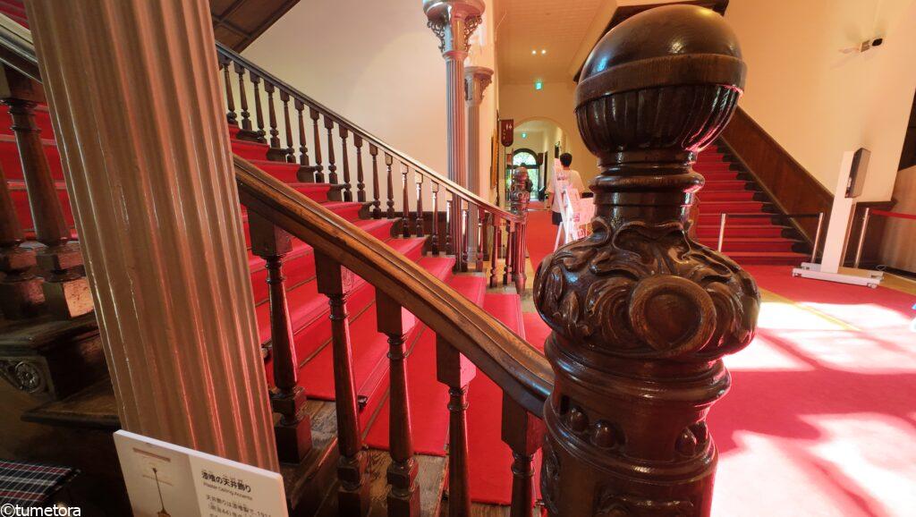 赤れんが庁舎の階段