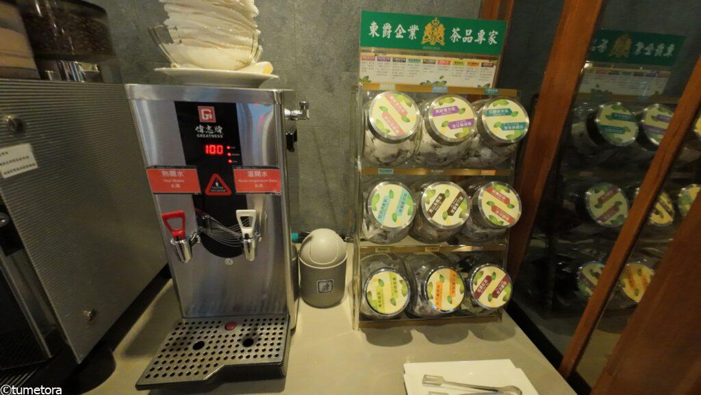 ラウンジのお茶